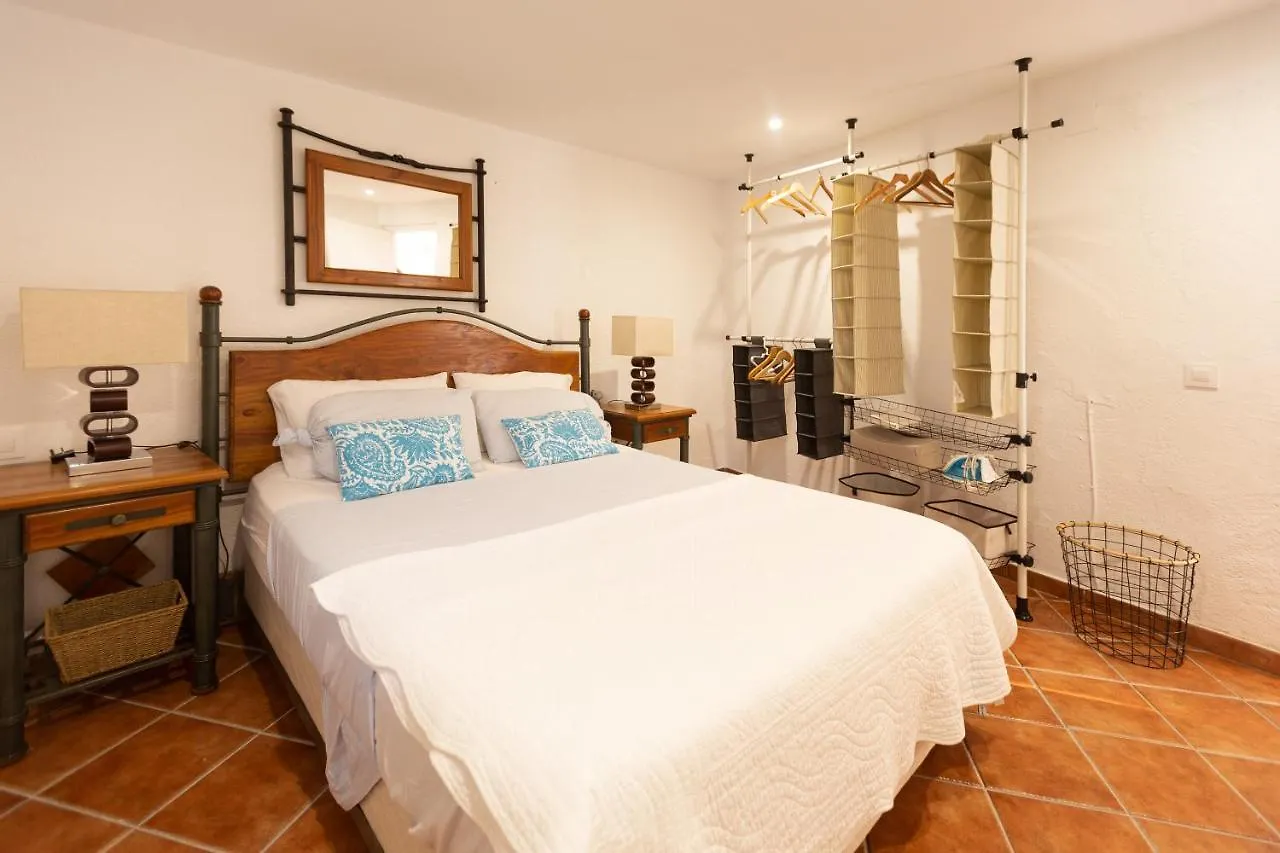 Detached Villa For 6 People In Lloret De Mar With Comunal Outdoor Swimming Pool Puigventos إسبانيا
