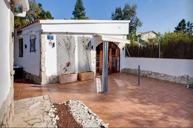 Detached Villa For 6 People In Lloret De Mar With Comunal Outdoor Swimming Pool Puigventos إسبانيا